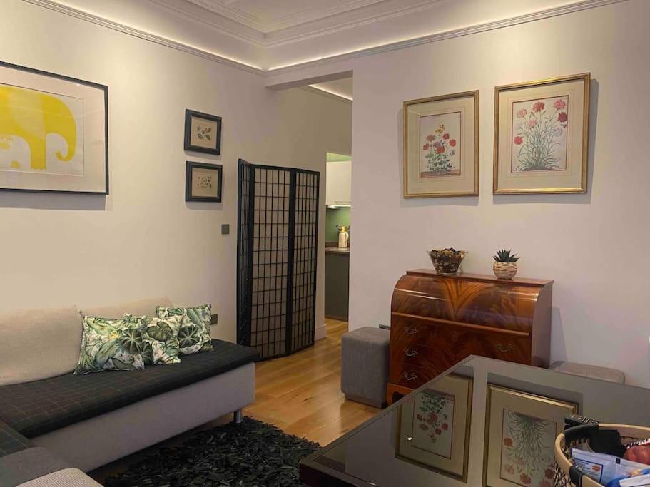 Interior Designed Flat Near Kew Botanical Gardens Lägenhet London Exteriör bild