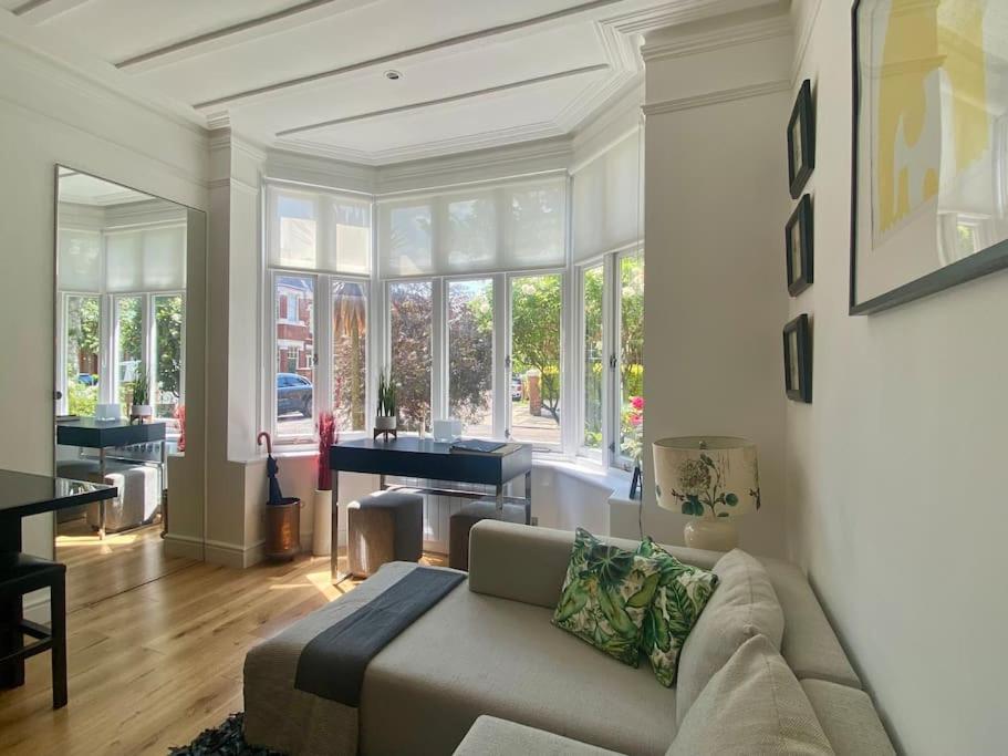 Interior Designed Flat Near Kew Botanical Gardens Lägenhet London Exteriör bild